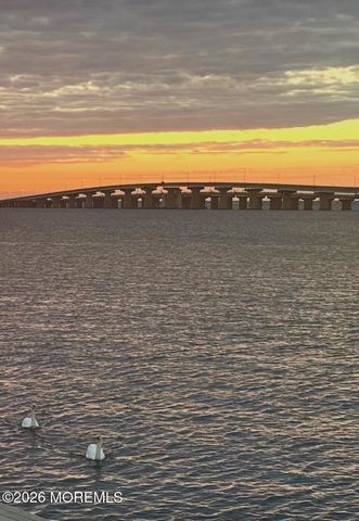 3467 E Lisbon Avenue, Toms River, NJ 08753