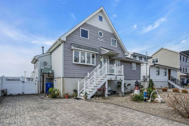 3467 E Lisbon Avenue, Toms River, NJ 08753