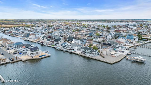 3467 E Lisbon Avenue, Toms River, NJ 08753