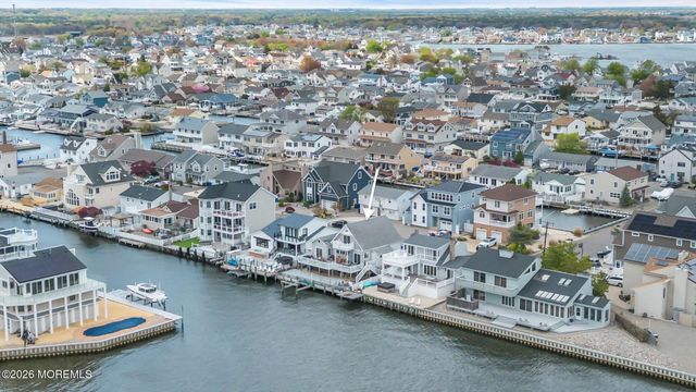 3467 E Lisbon Avenue, Toms River, NJ 08753