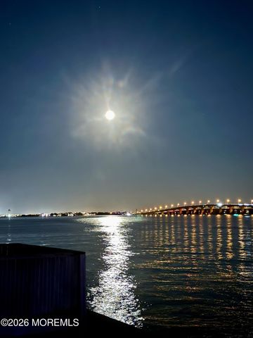 3467 E Lisbon Avenue, Toms River, NJ 08753