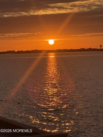 3467 E Lisbon Avenue, Toms River, NJ 08753