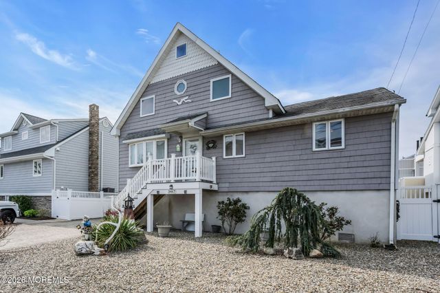 3467 E Lisbon Avenue, Toms River, NJ 08753