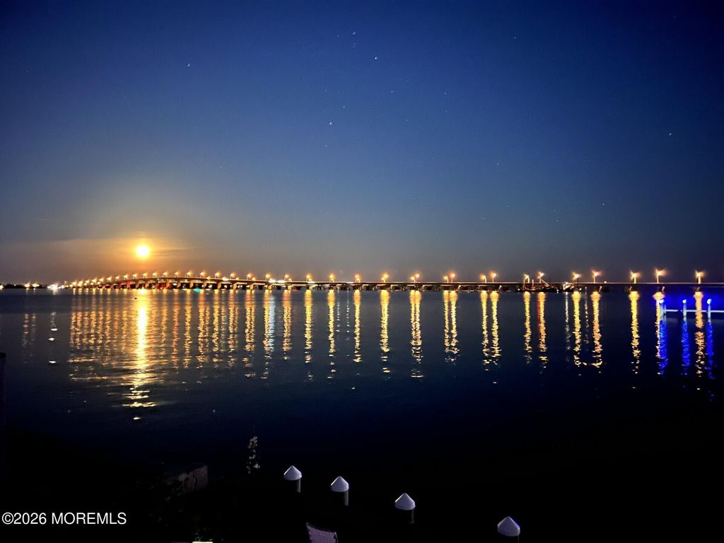 3467 E Lisbon Avenue, Toms River, NJ 08753