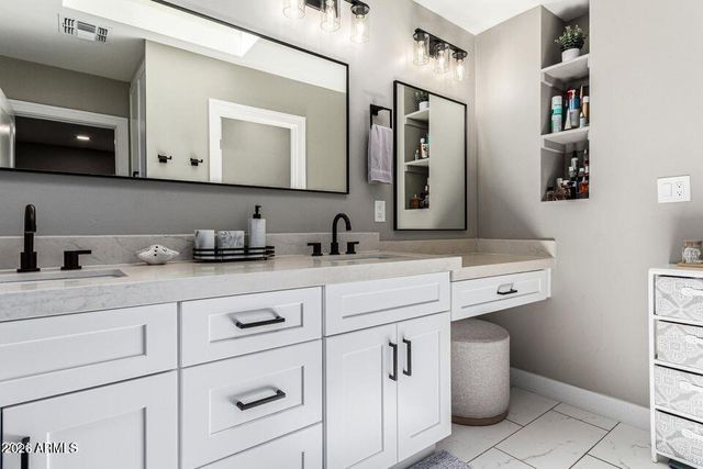 8223 E VIRGINIA Avenue, Scottsdale, AZ 85257