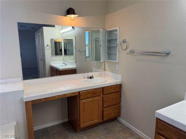 8901 MEDICINE WHEEL Avenue, Las Vegas, NV 89143