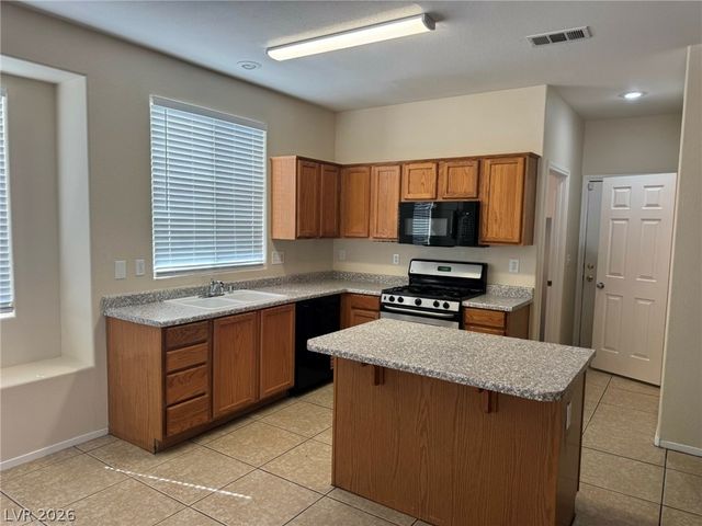 8901 MEDICINE WHEEL Avenue, Las Vegas, NV 89143