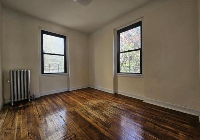 2158 35th St Apt 3A, New York City, NY 11105