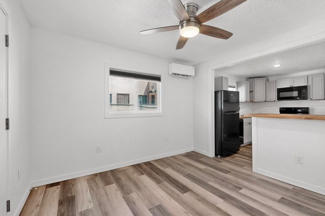 116 Stanford Drive SE, Albuquerque, NM 87106