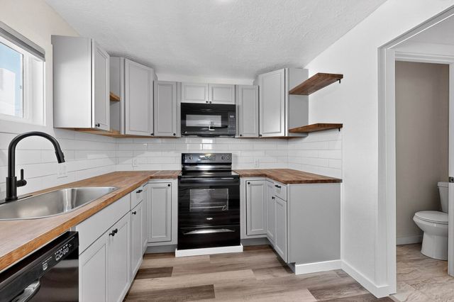 116 Stanford Drive SE, Albuquerque, NM 87106