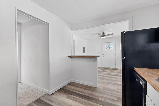 116 Stanford Drive SE, Albuquerque, NM 87106