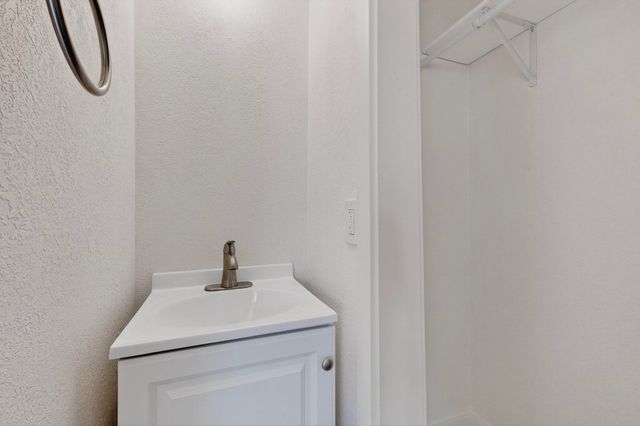 116 Stanford Drive SE, Albuquerque, NM 87106