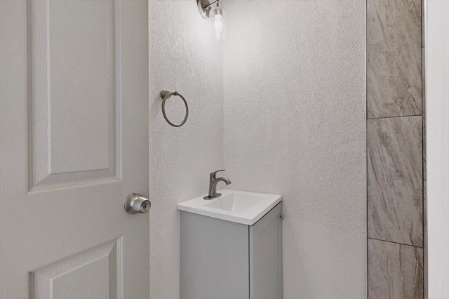 116 Stanford Drive SE, Albuquerque, NM 87106