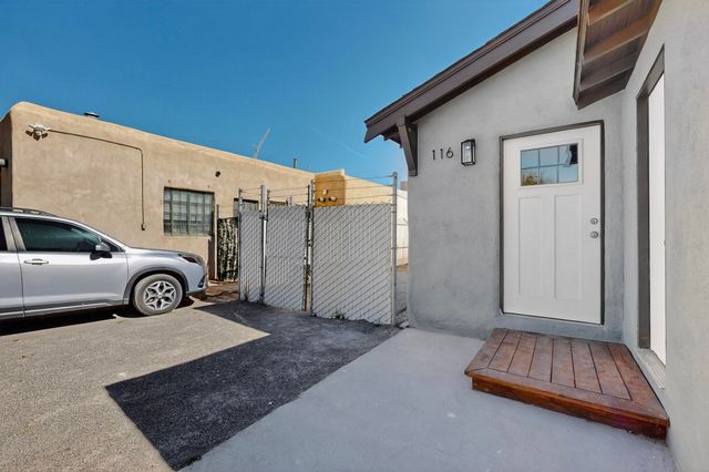 116 Stanford Drive SE, Albuquerque, NM 87106