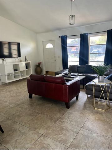 9321 NW 14th St, Pembroke Pines, FL 33024