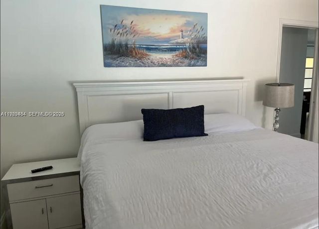 9321 NW 14th St, Pembroke Pines, FL 33024