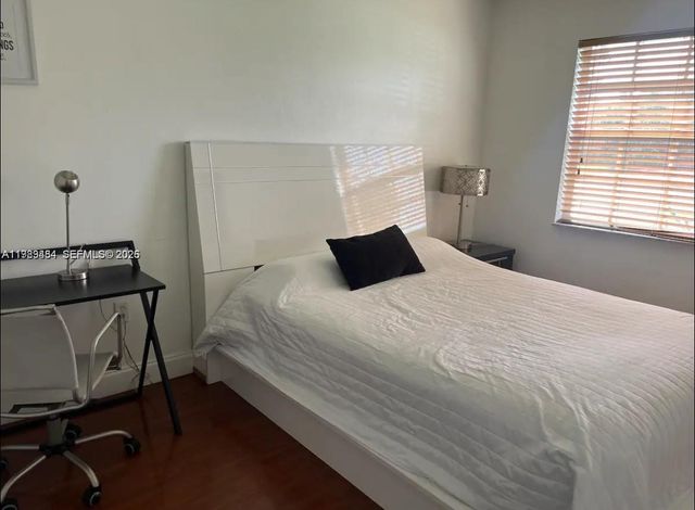 9321 NW 14th St, Pembroke Pines, FL 33024