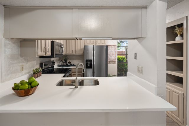 333 Melrose Drive 22D, Richardson, TX 75080