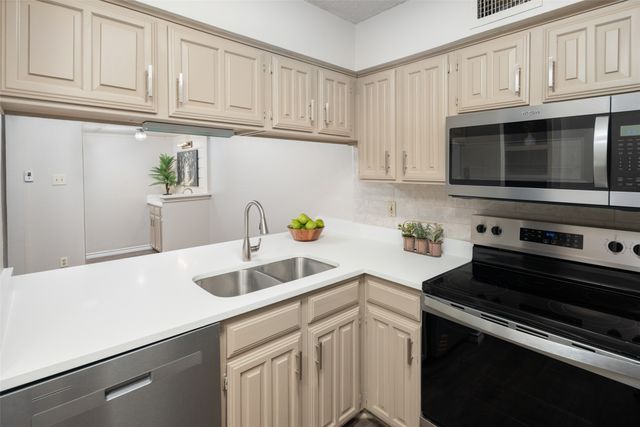 333 Melrose Drive 22D, Richardson, TX 75080
