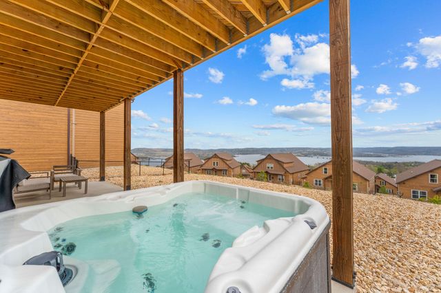 294 Settlers Cove, Kimberling City, MO 65686