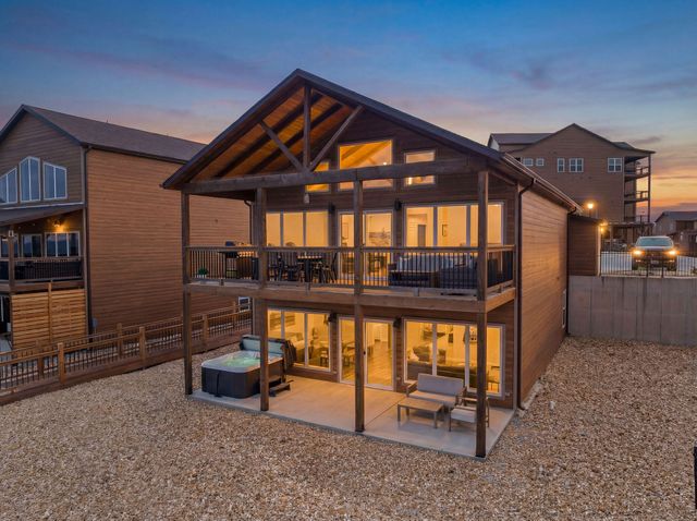 294 Settlers Cove, Kimberling City, MO 65686