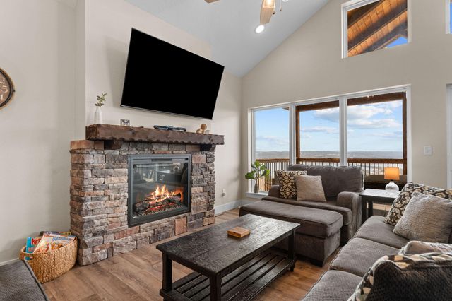 294 Settlers Cove, Kimberling City, MO 65686