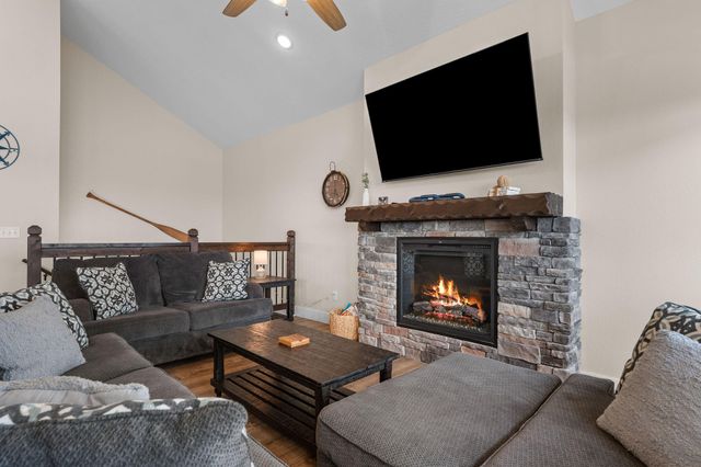 294 Settlers Cove, Kimberling City, MO 65686