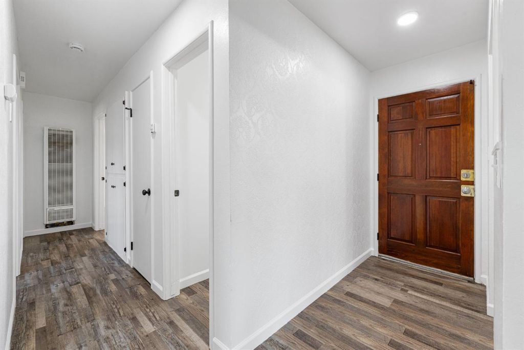 Image 15 of property listing at 4312 W Dorothea Avenue, Visalia, CA 93277