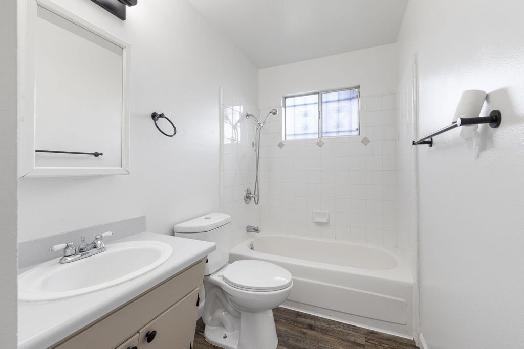 Image 16 of property listing at 4312 W Dorothea Avenue, Visalia, CA 93277