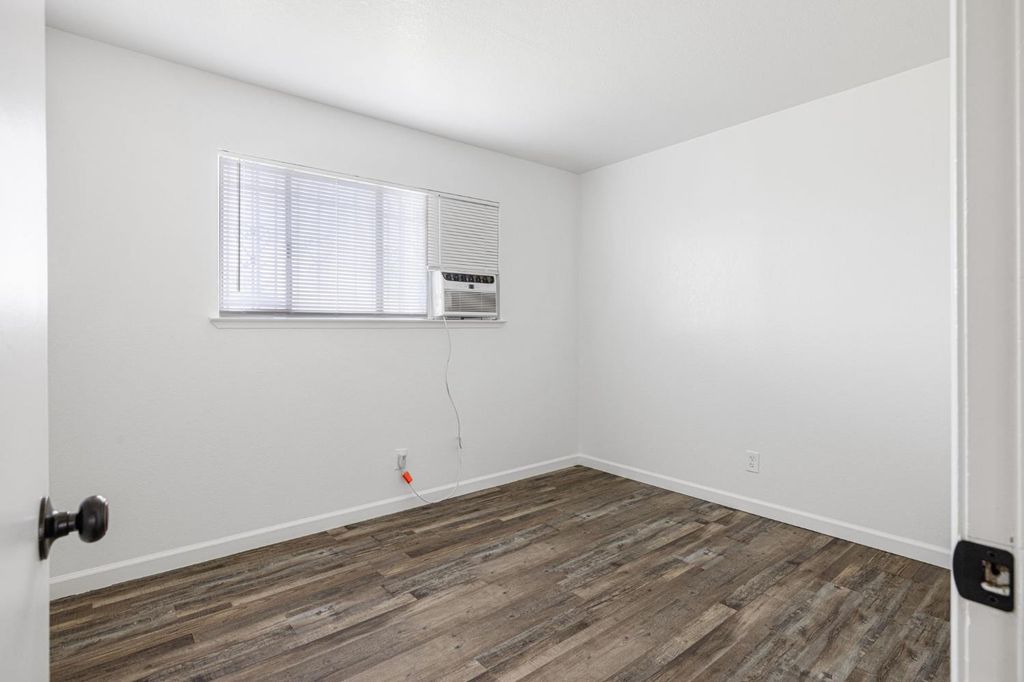 Image 20 of property listing at 4312 W Dorothea Avenue, Visalia, CA 93277