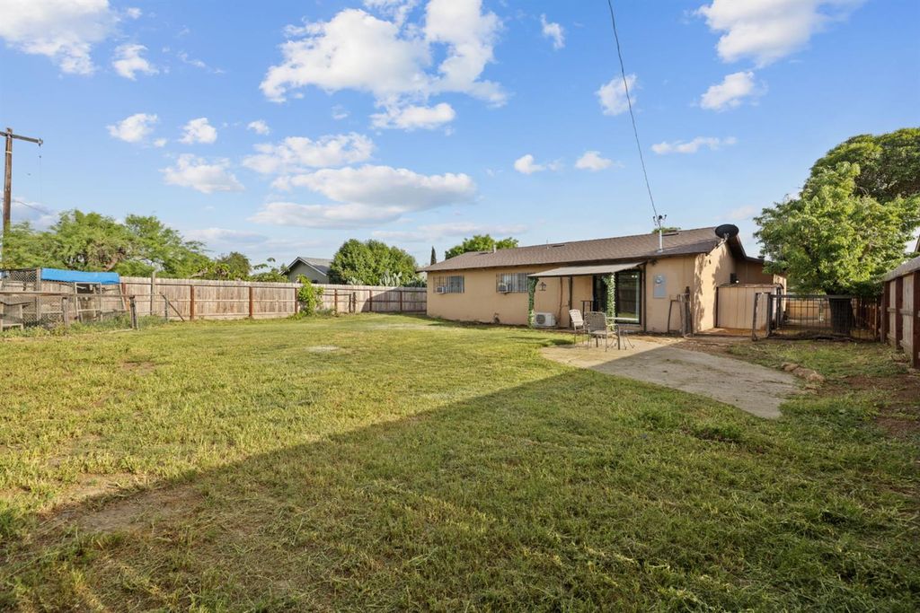 Image 30 of property listing at 4312 W Dorothea Avenue, Visalia, CA 93277