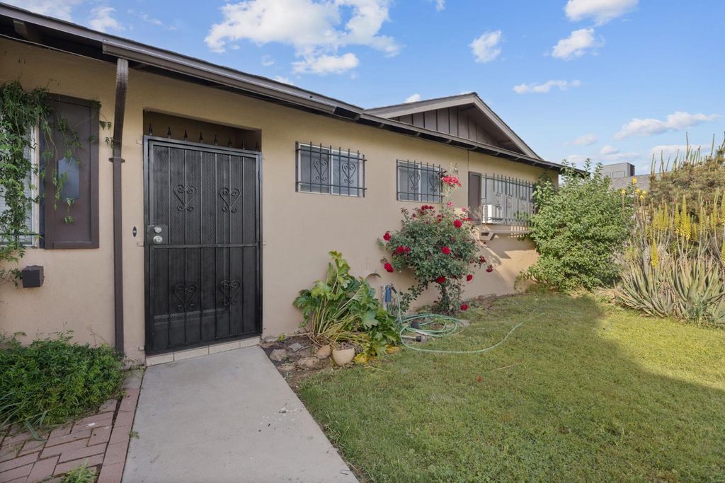 Image 4 of property listing at 4312 W Dorothea Avenue, Visalia, CA 93277