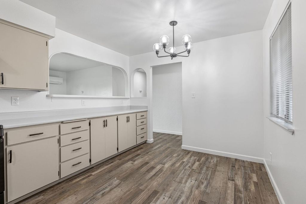 Image 9 of property listing at 4312 W Dorothea Avenue, Visalia, CA 93277