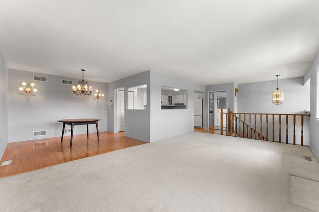 204 Barbara Jean Drive, Schererville, IN 46375