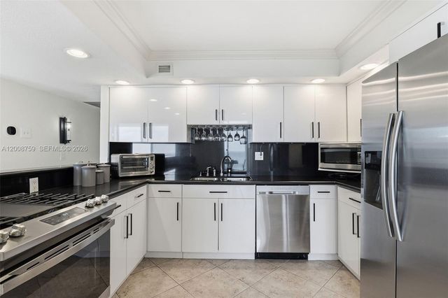 2030 S Ocean Dr 1820, Hallandale Beach, FL 33009