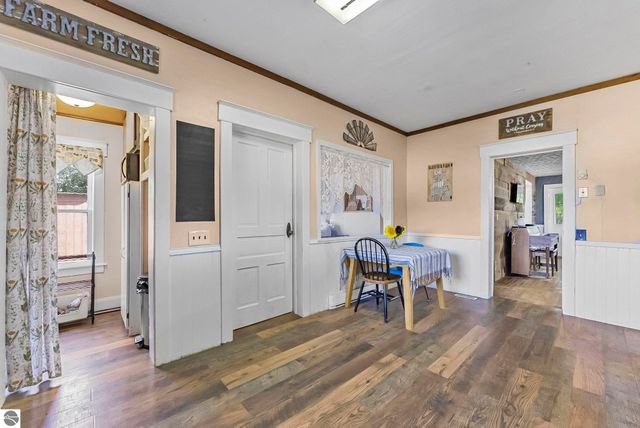 11470 S 39 Road, Cadillac, MI 49601