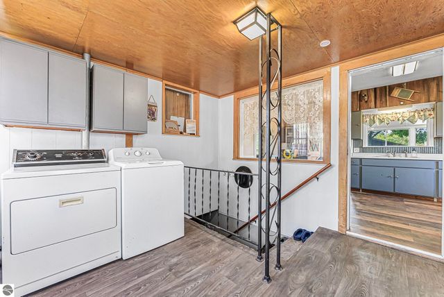 11470 S 39 Road, Cadillac, MI 49601