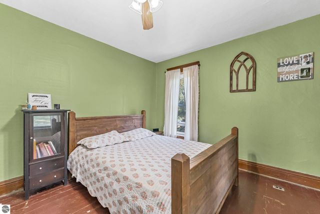 11470 S 39 Road, Cadillac, MI 49601