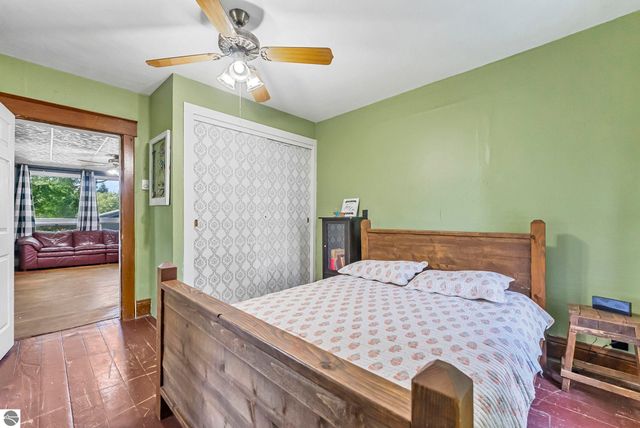 11470 S 39 Road, Cadillac, MI 49601