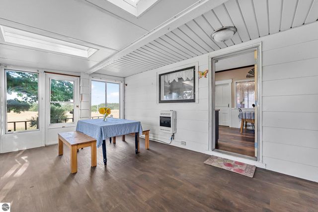 11470 S 39 Road, Cadillac, MI 49601