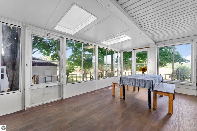 11470 S 39 Road, Cadillac, MI 49601