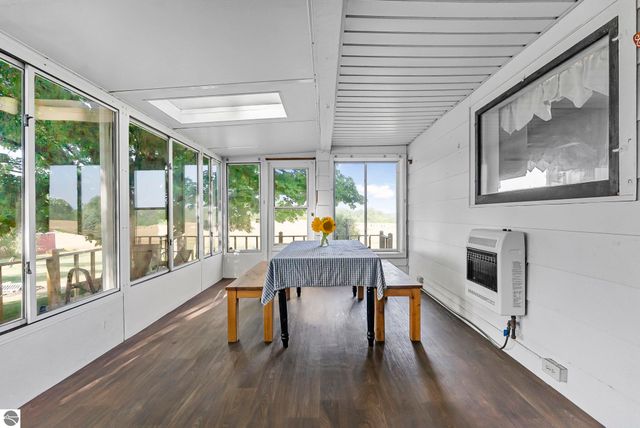 11470 S 39 Road, Cadillac, MI 49601