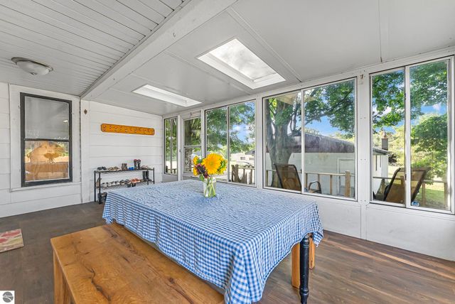 11470 S 39 Road, Cadillac, MI 49601