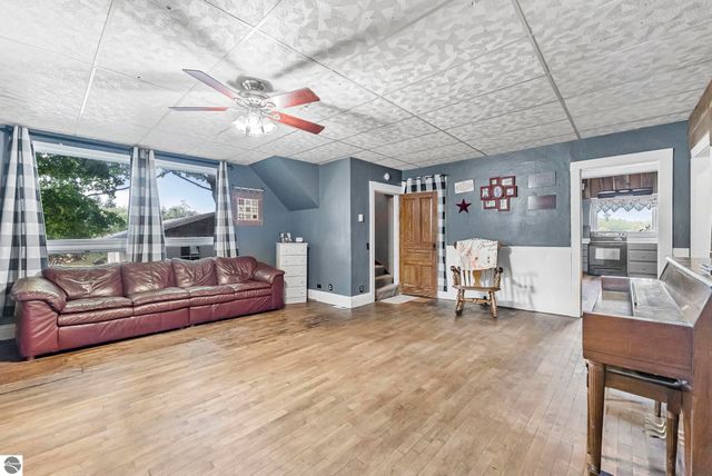 11470 S 39 Road, Cadillac, MI 49601