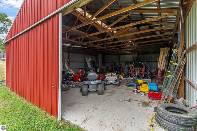 11470 S 39 Road, Cadillac, MI 49601