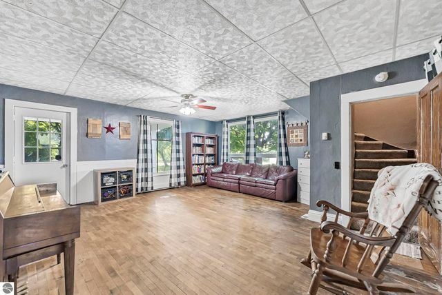 11470 S 39 Road, Cadillac, MI 49601