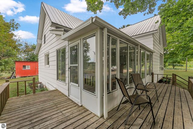 11470 S 39 Road, Cadillac, MI 49601