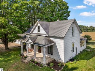 11470 S 39 Road, Cadillac, MI 49601