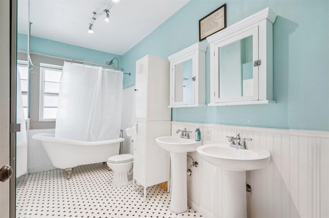 1004 Mitchell Street, Gonzales, TX 78629