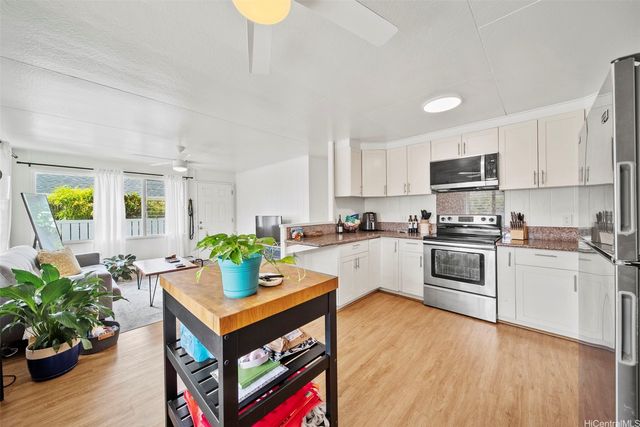 453 Ulupaina Street A, Kailua, HI 96734